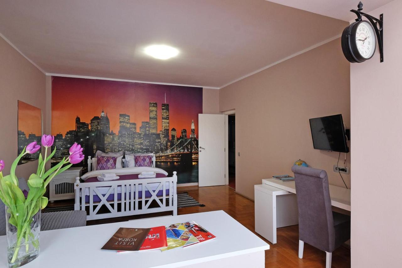 Sava Square Apartment Belgrado Buitenkant foto